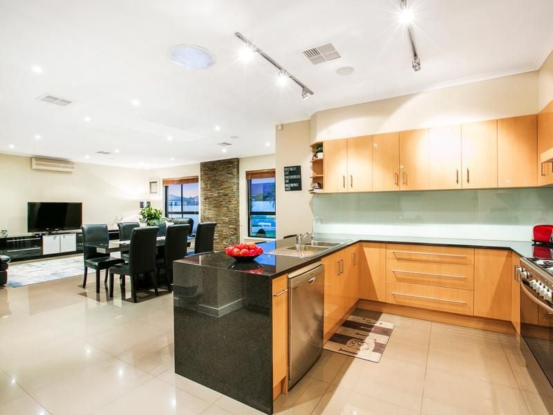 8 Angley Avenue, Findon SA 5023