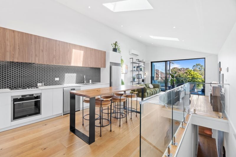 2F Best Street, Reservoir