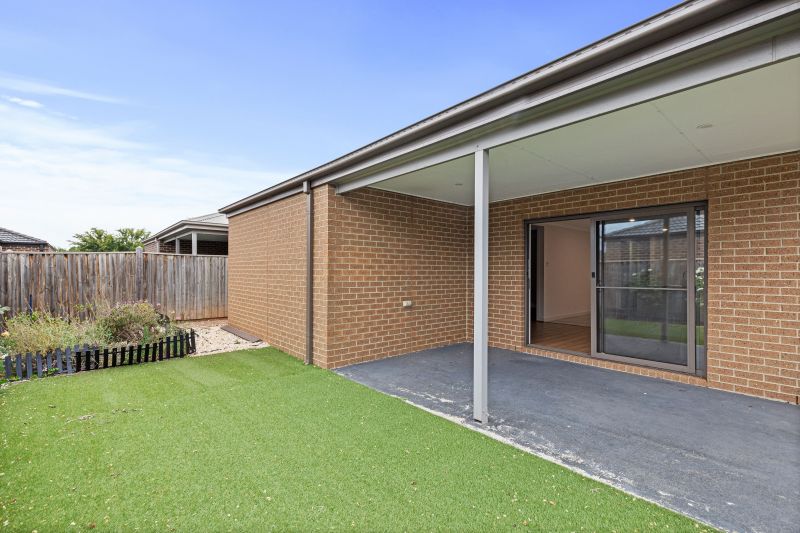 53 Solitude Crescent, Point Cook