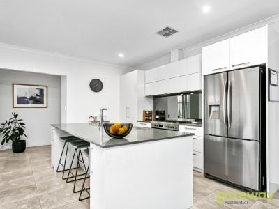 68 Mornington Crescent, Wandi