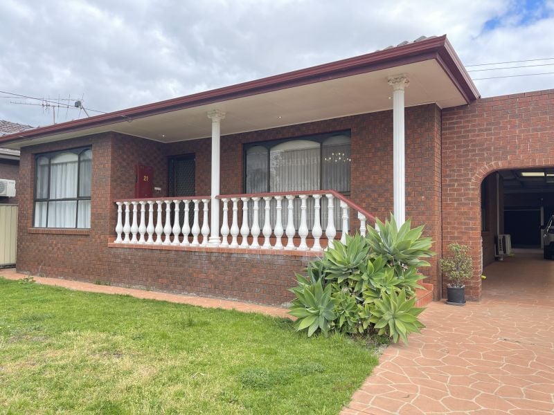 21 Lockwood Grove, Thomastown