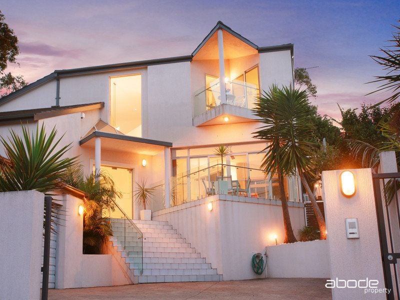 7 Nottingham Place YOWIE BAY 2228