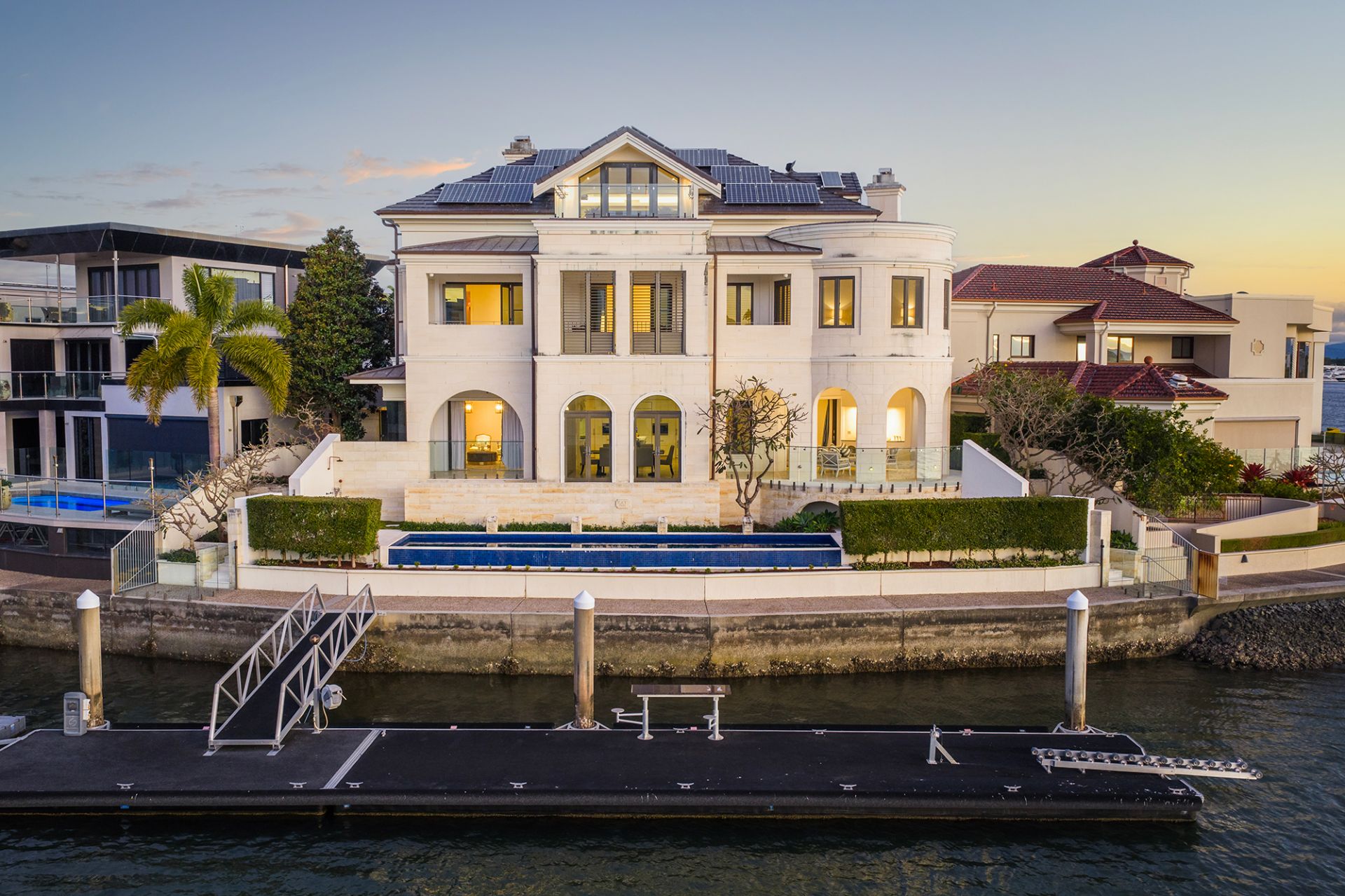 17 Queen Anne Court, Sovereign Islands QLD 4216, Sovereign Islands - Thumbnail 2