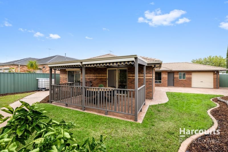 9 Northampton Crescent, Caroline Springs