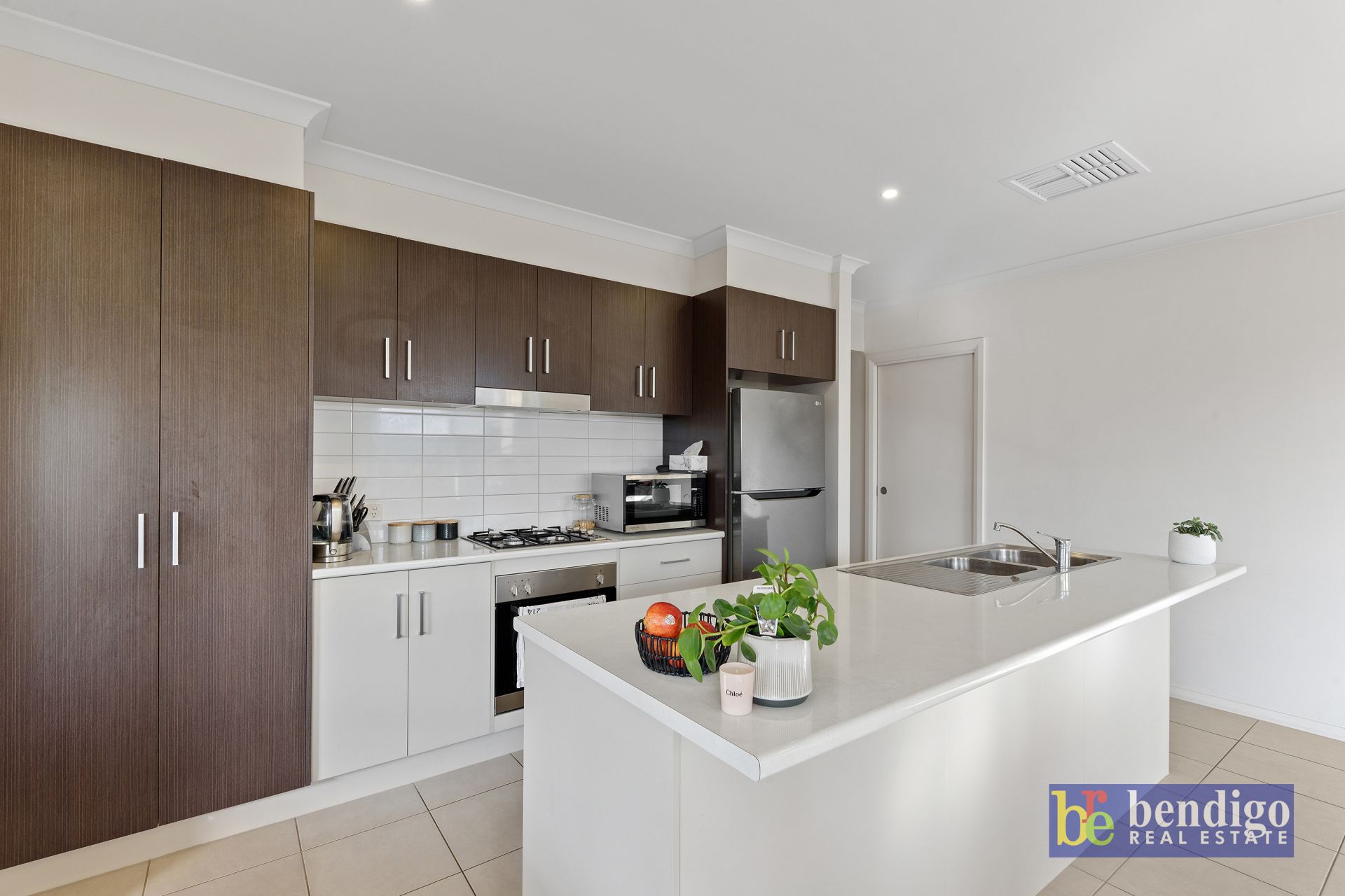 86 Somerville Street Flora Hill VIC, Hill - Thumbnail 2