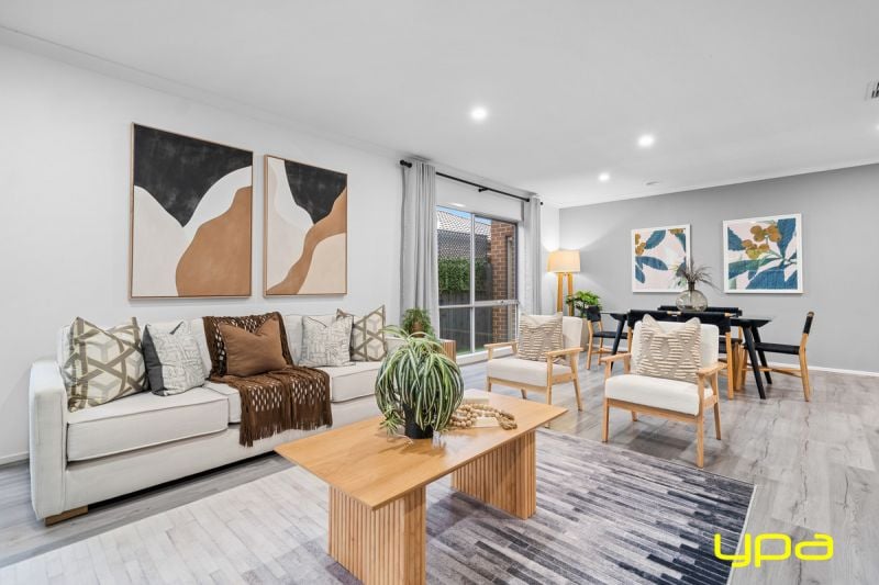 20 Riverstone Boulevard Clyde North VIC, Clyde North - Thumbnail 2
