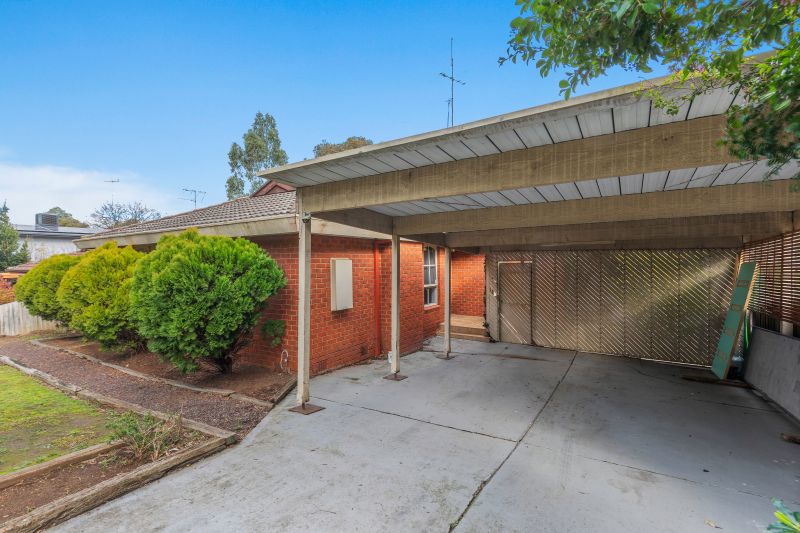 41 Warriparri Crescent, Greensborough