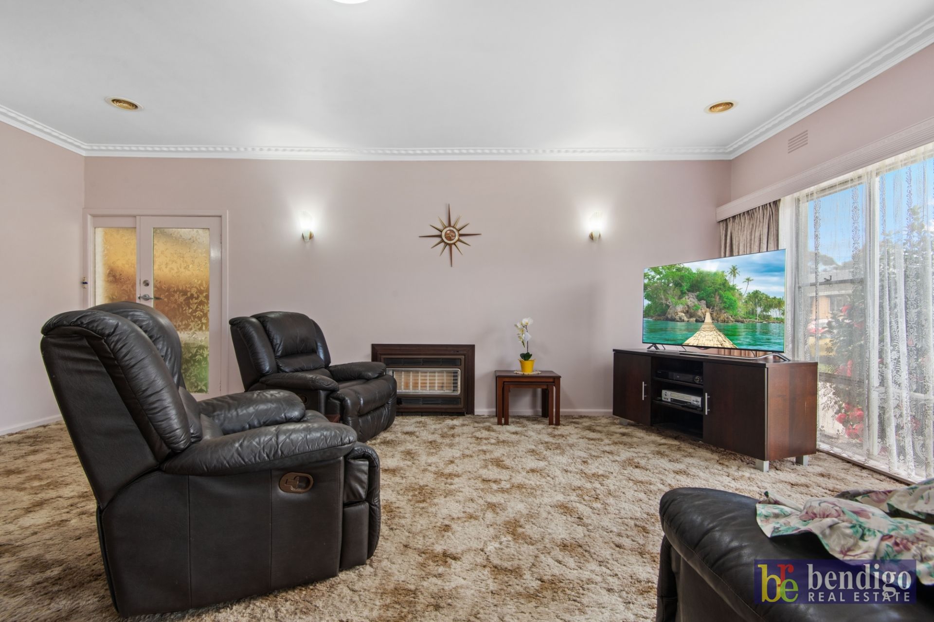 10 Raymond Avenue Flora Hill VIC, Hill - Thumbnail 2