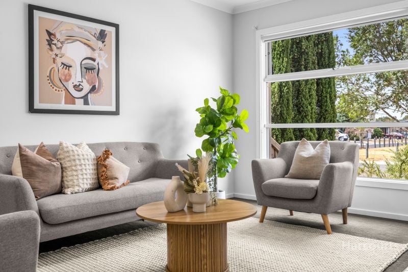 48 Royale Drive, Fraser Rise