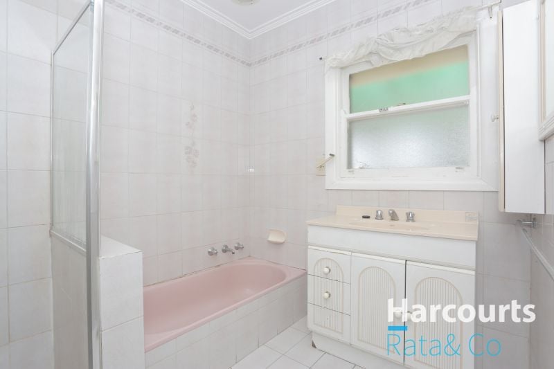 62 Alexander Avenue, Thomastown