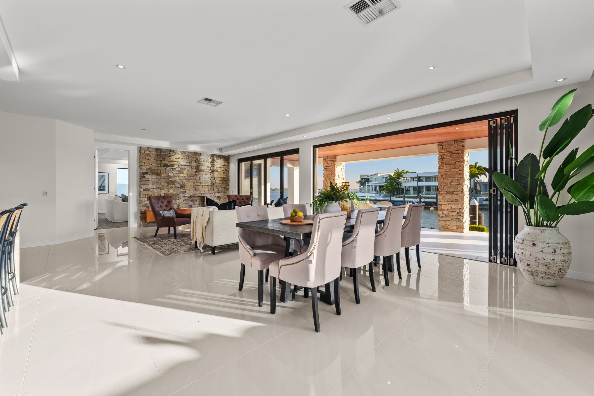 61 Knightsbridge Parade East, Sovereign Islands QLD 4216, Sovereign Islands - Thumbnail 4