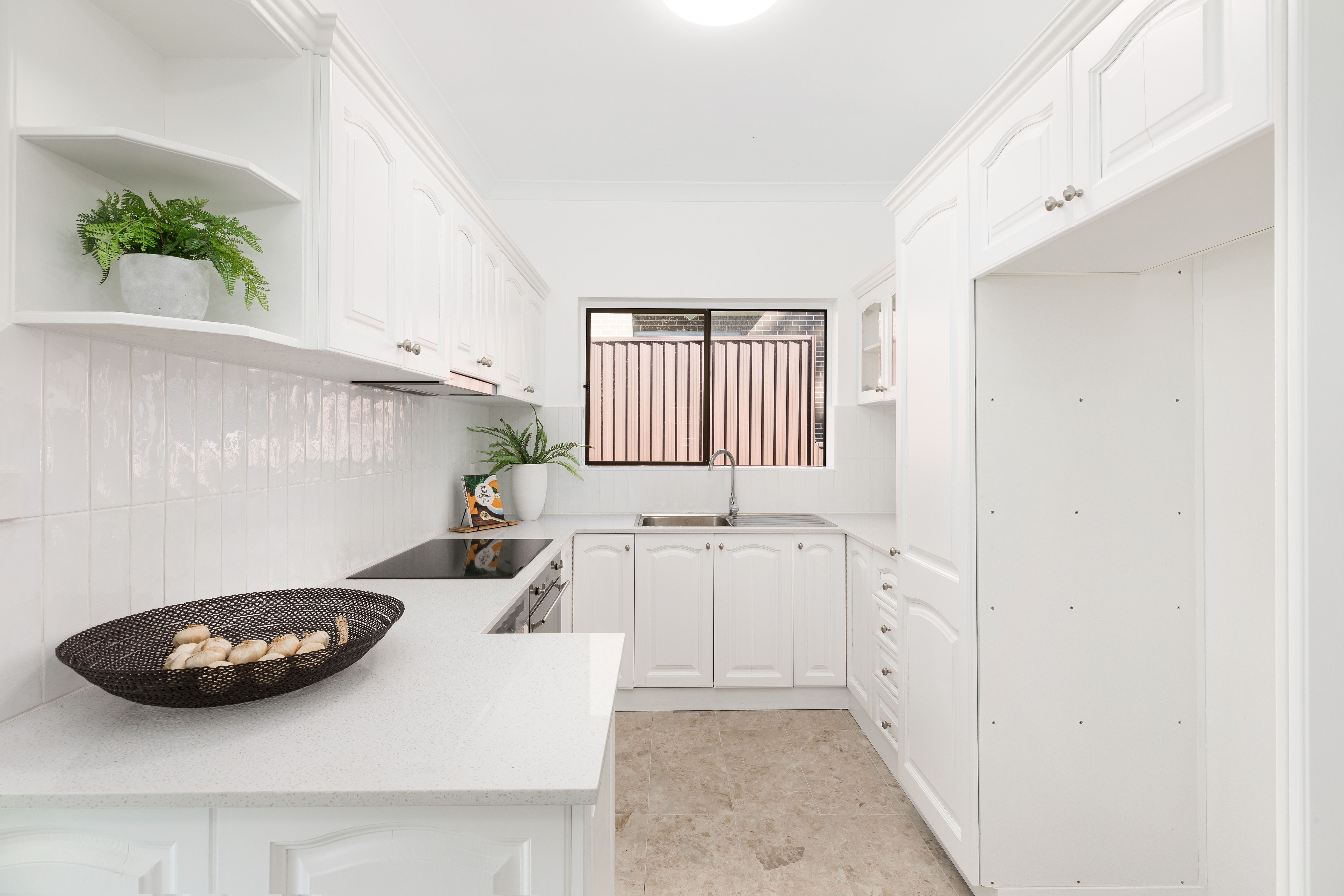 6 Bembridge Street CARLTON 2218