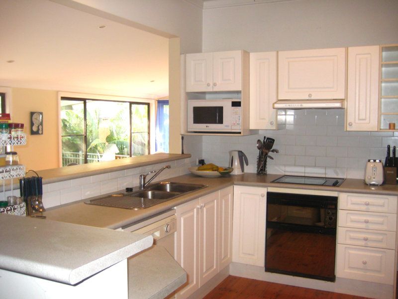 16 Grenville Avenue, CARINGBAH, Caringbah - Thumbnail 3