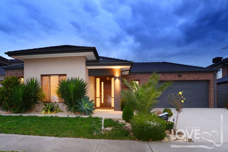 8 Saxony Drive, Epping