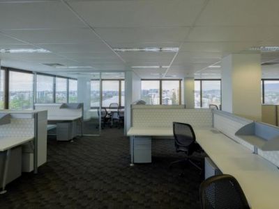 FULL FLOOR OPPORTUNITY - FUNCTIONAL OFFICE LAYOUT
