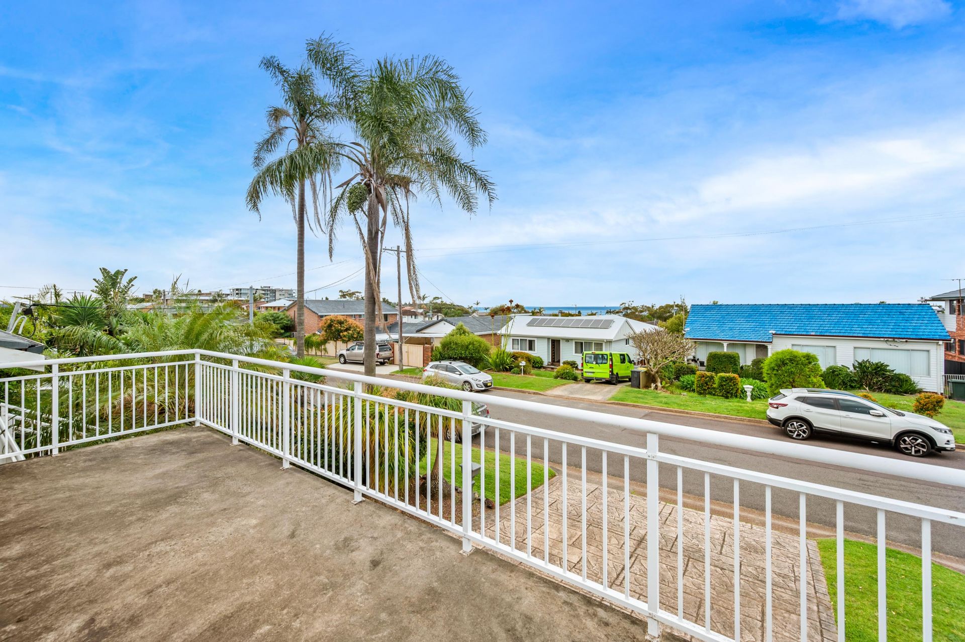 32 Macquarie Grove, Caves Beach - Thumbnail 3