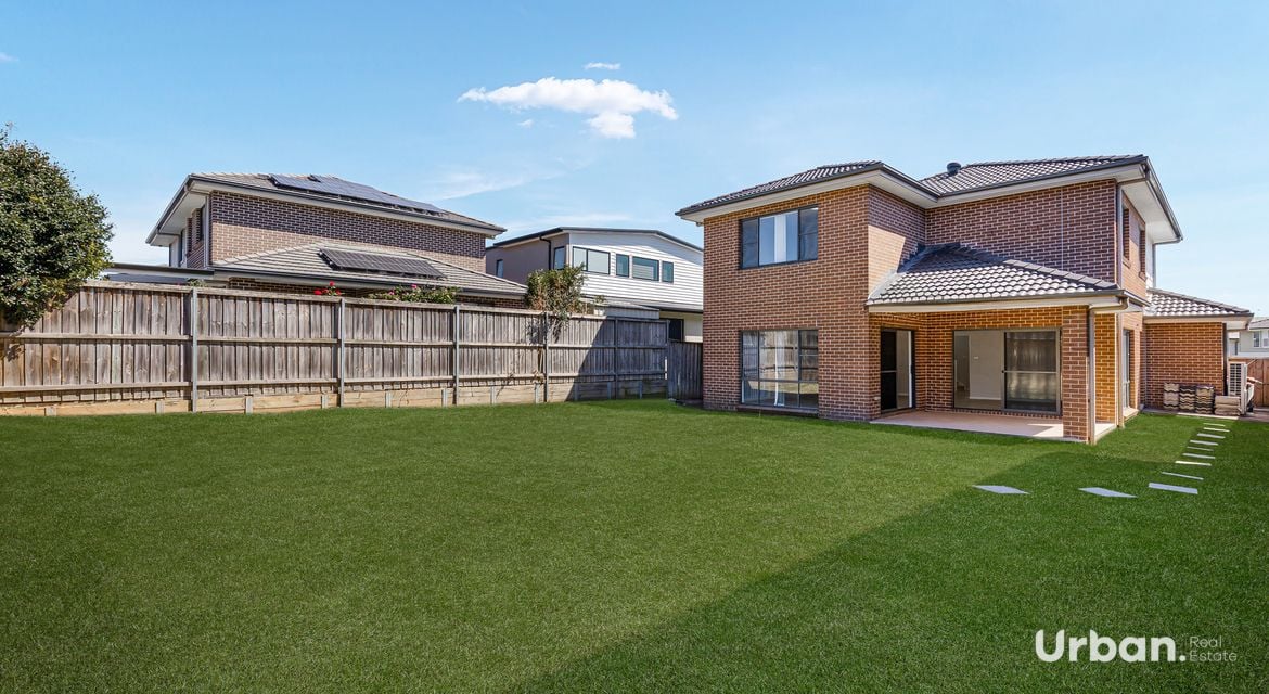 Colebee 5 Segovia Crescent