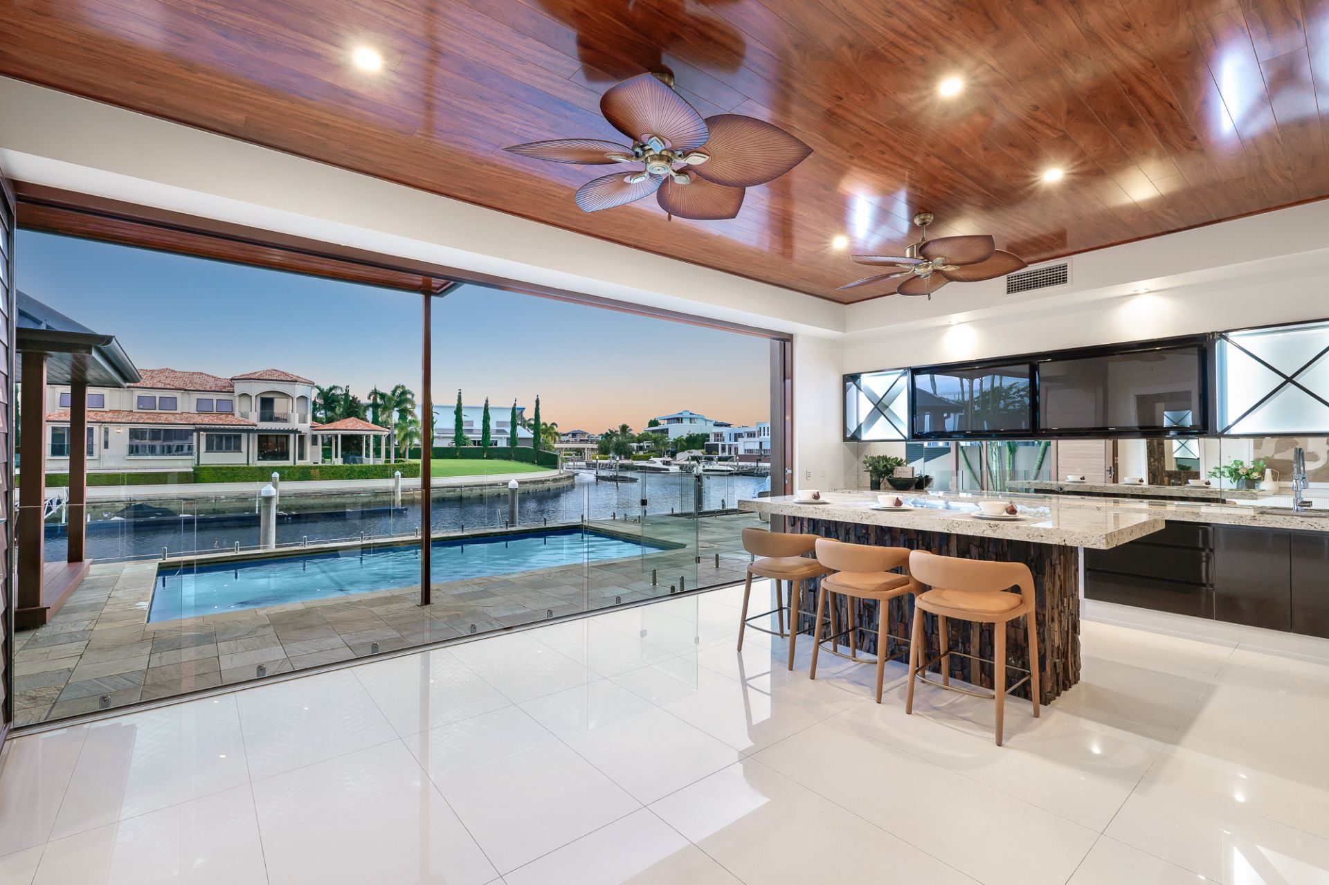 7 Royal Albert Crescent, Sovereign Islands QLD 4216, Sovereign Islands - Thumbnail 8