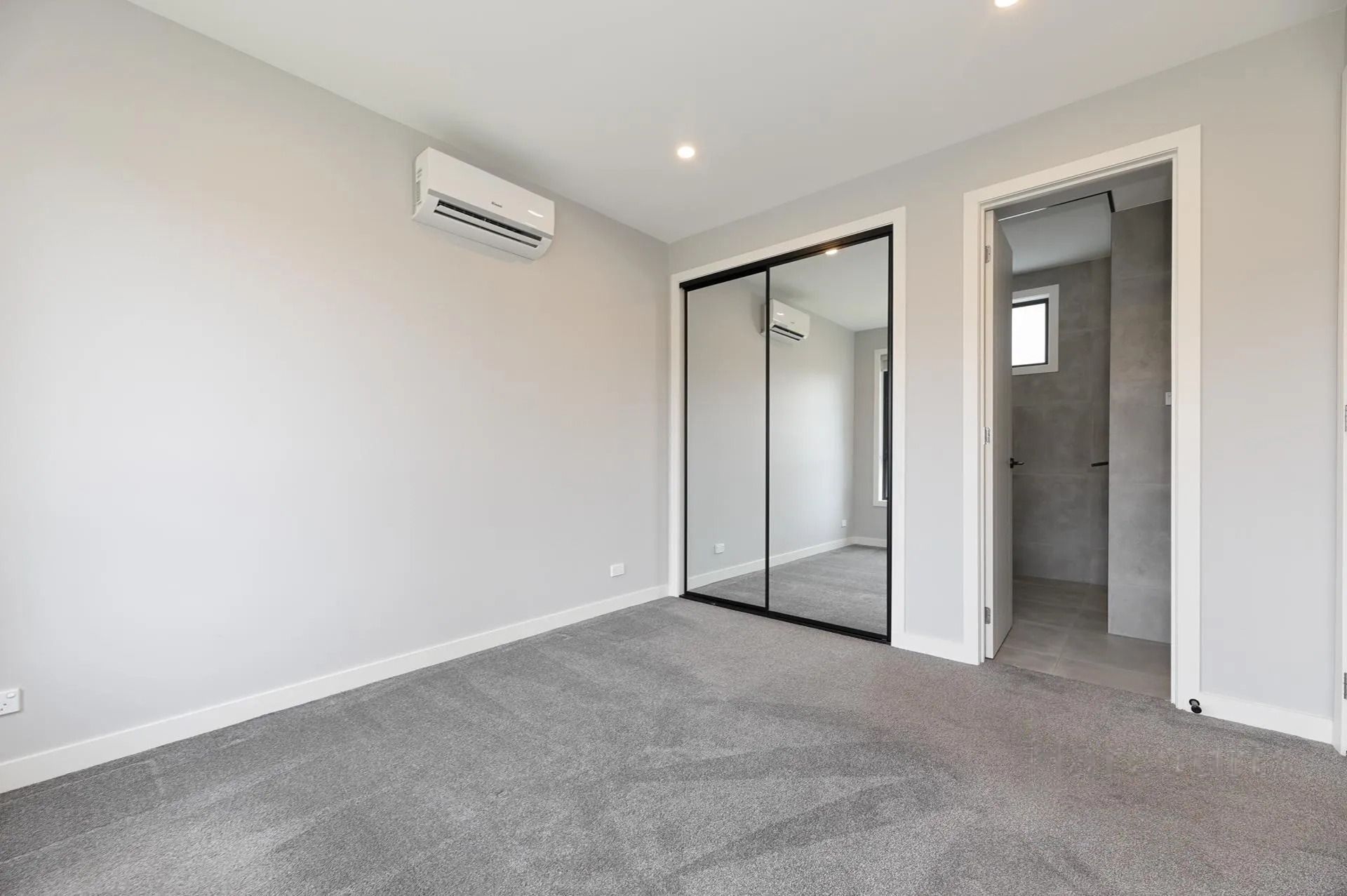 Modern & Low-Maintenance Living in a Prime Hadfield Location