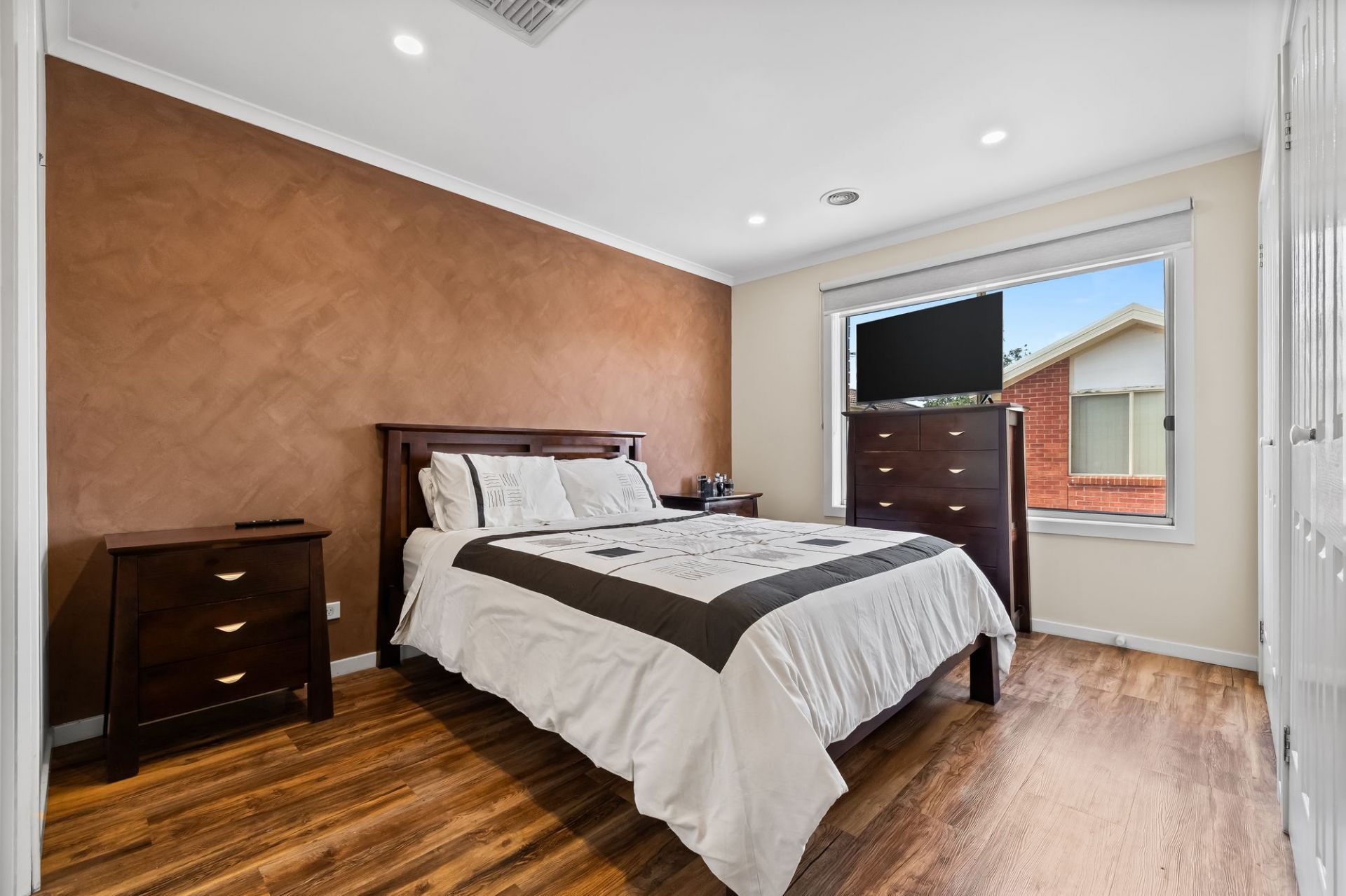Affordable & Convenient Living in South Morang!