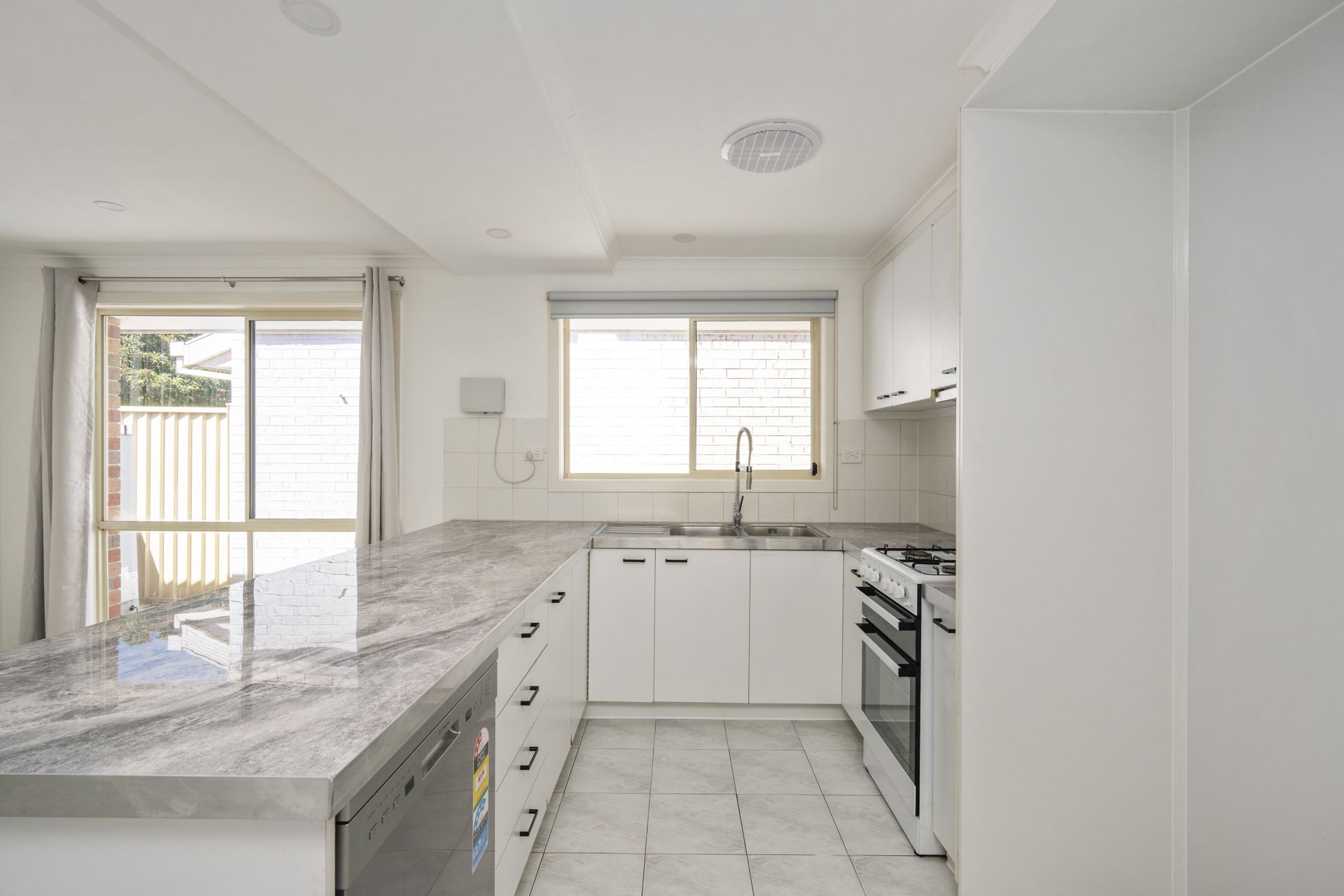 SPACIOUS FAMILY HOME IN A PRIME LOCATION