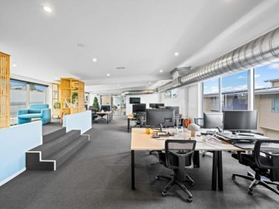 NEWSTEAD STYLE AT AN UNBEATBLE PRICE - ALL OFFERS CONSIDERED!