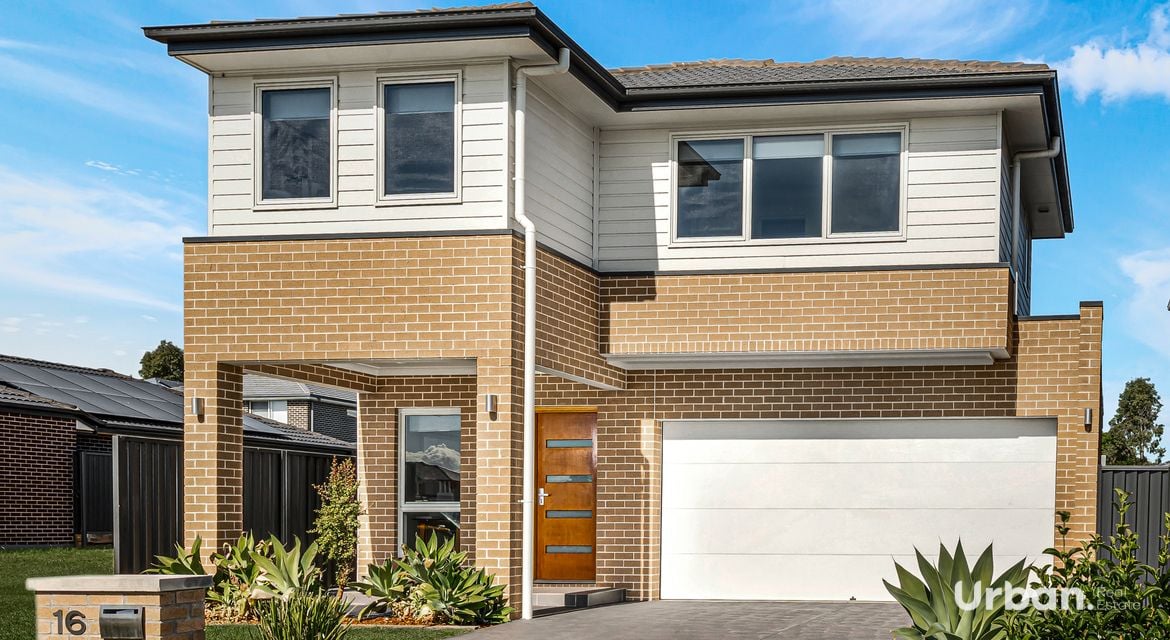 Colebee 16 Sandalwood Crescent