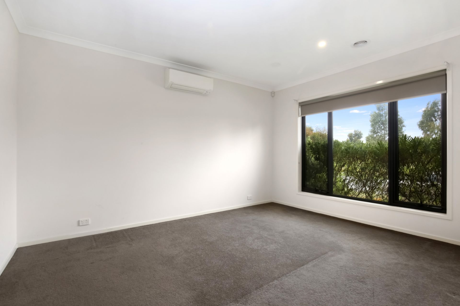 LOVELY LARGE FAMILY HOME