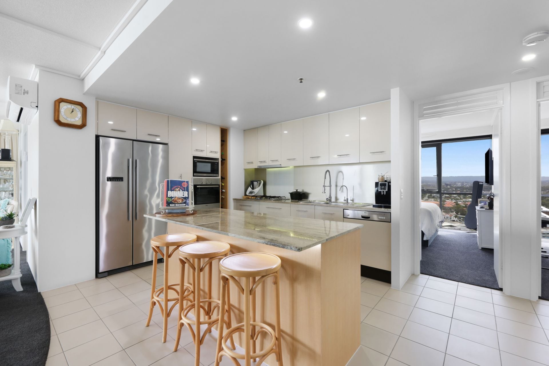 266/105 Scarborough Street, Southport QLD, Southport - Thumbnail 3