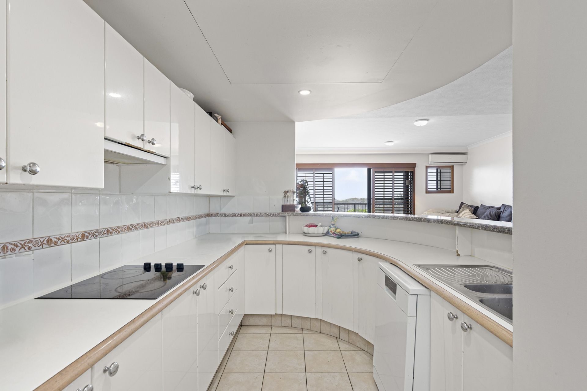 A15 1 Great Hall Drive, Miami, Miami - Thumbnail 8