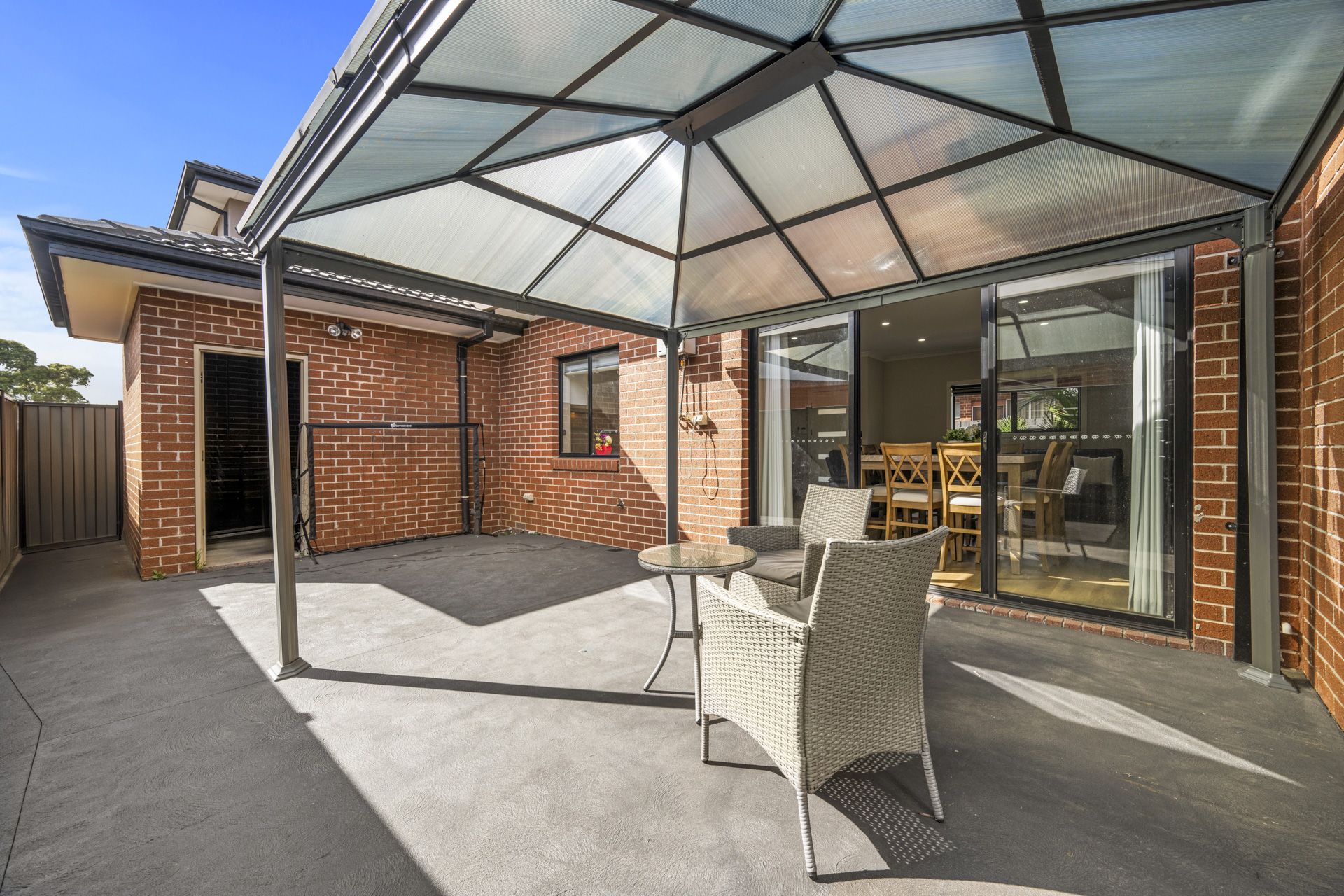 Modern 2 Bedroom Townhouse