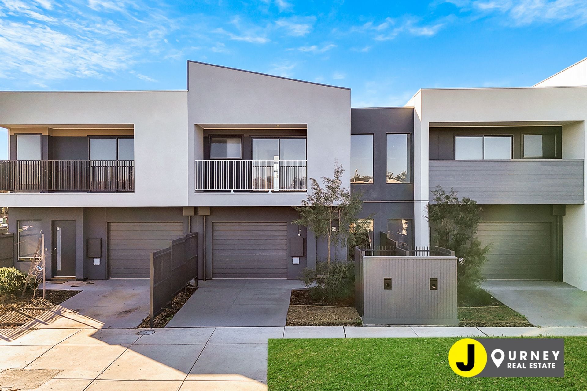 3 Rhynhurst Street, Clyde North VIC, Clyde North - Thumbnail 2