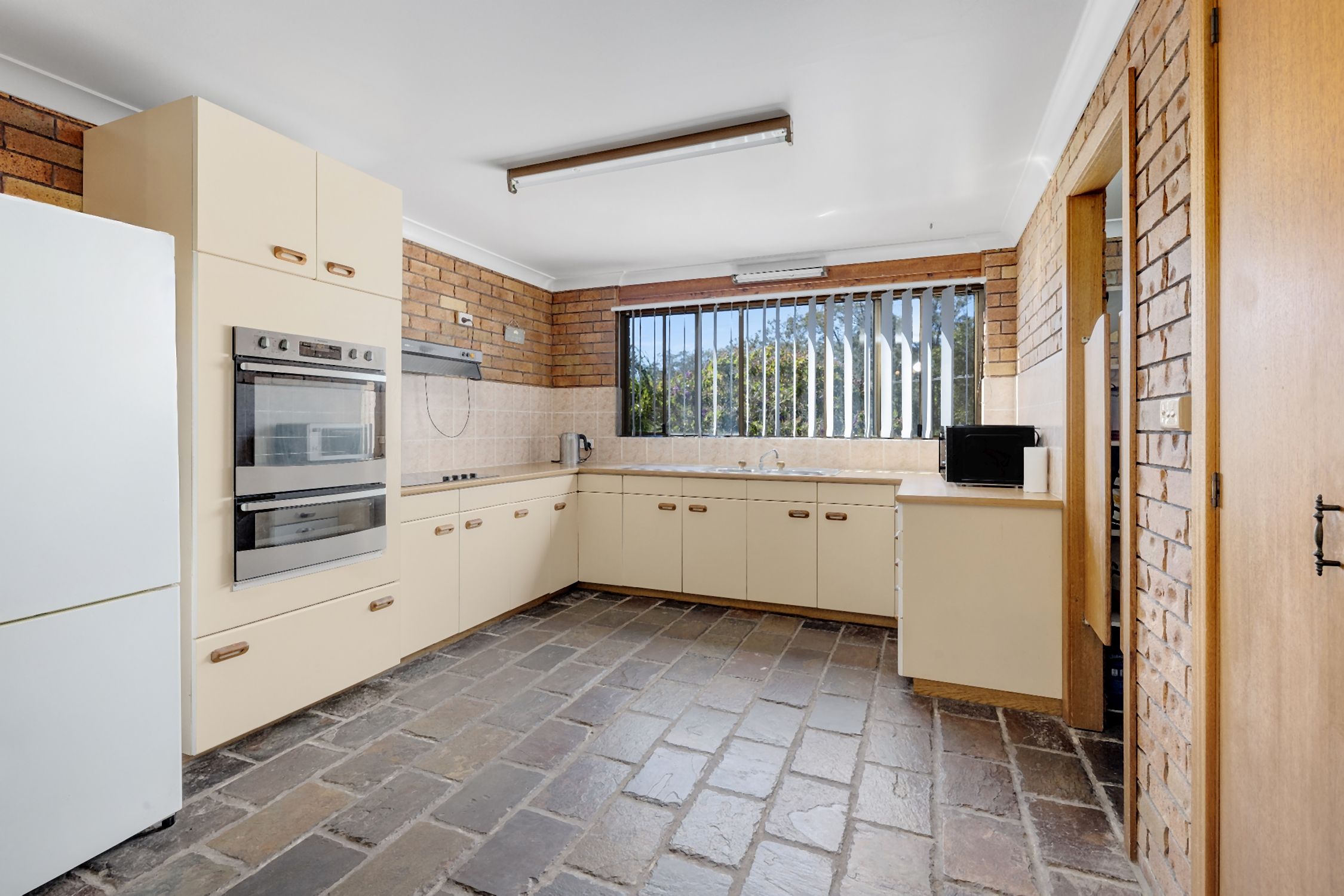 25 Bay Street, DUNBOGAN NSW 2443