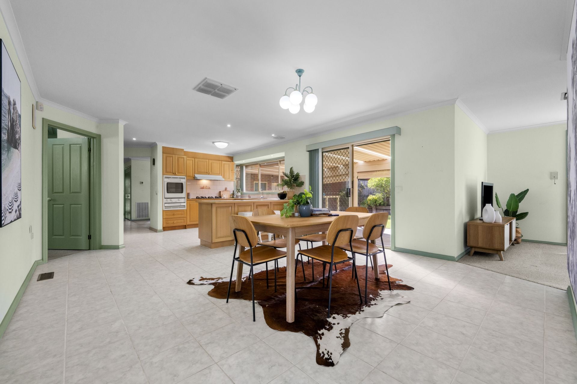 A Comfortable Family Home In A Well-Connected Location