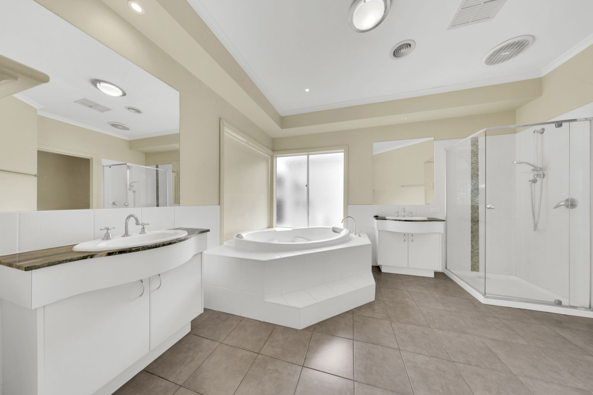 Stylish Home, Great Location