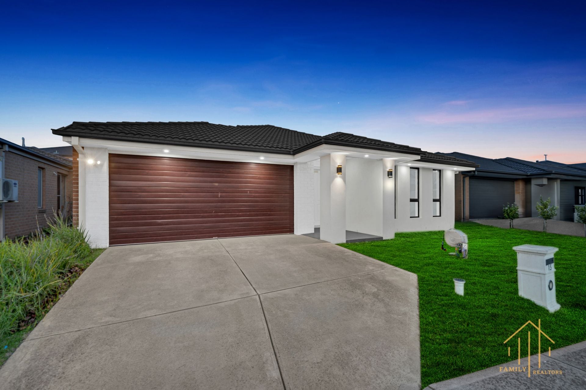 15 Eminence Drive Cranbourne West VIC, Cranbourne West - Image 1