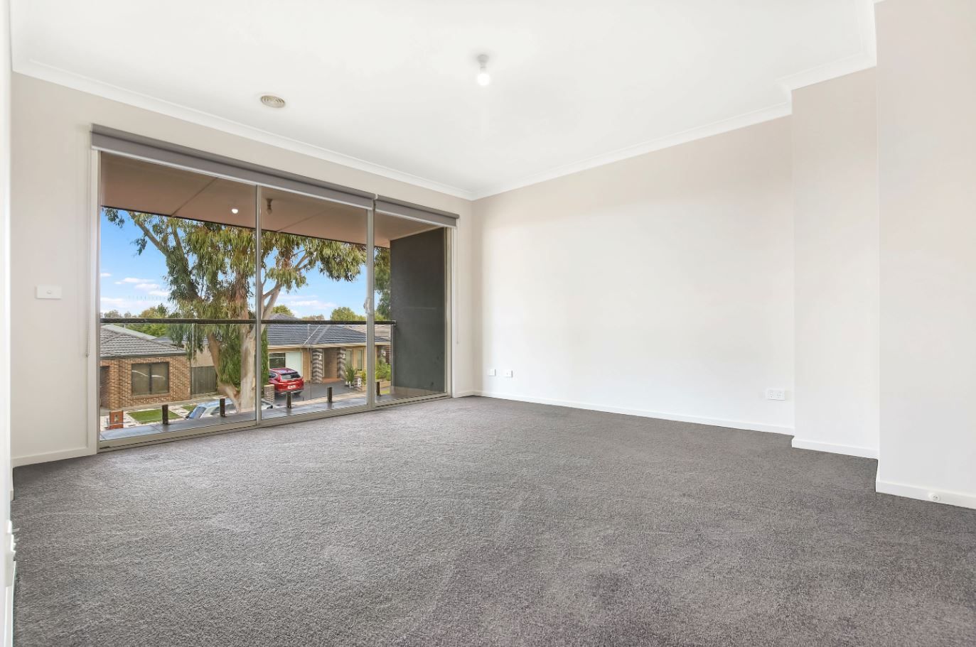 SPACIOUS FAMILY HOME!!