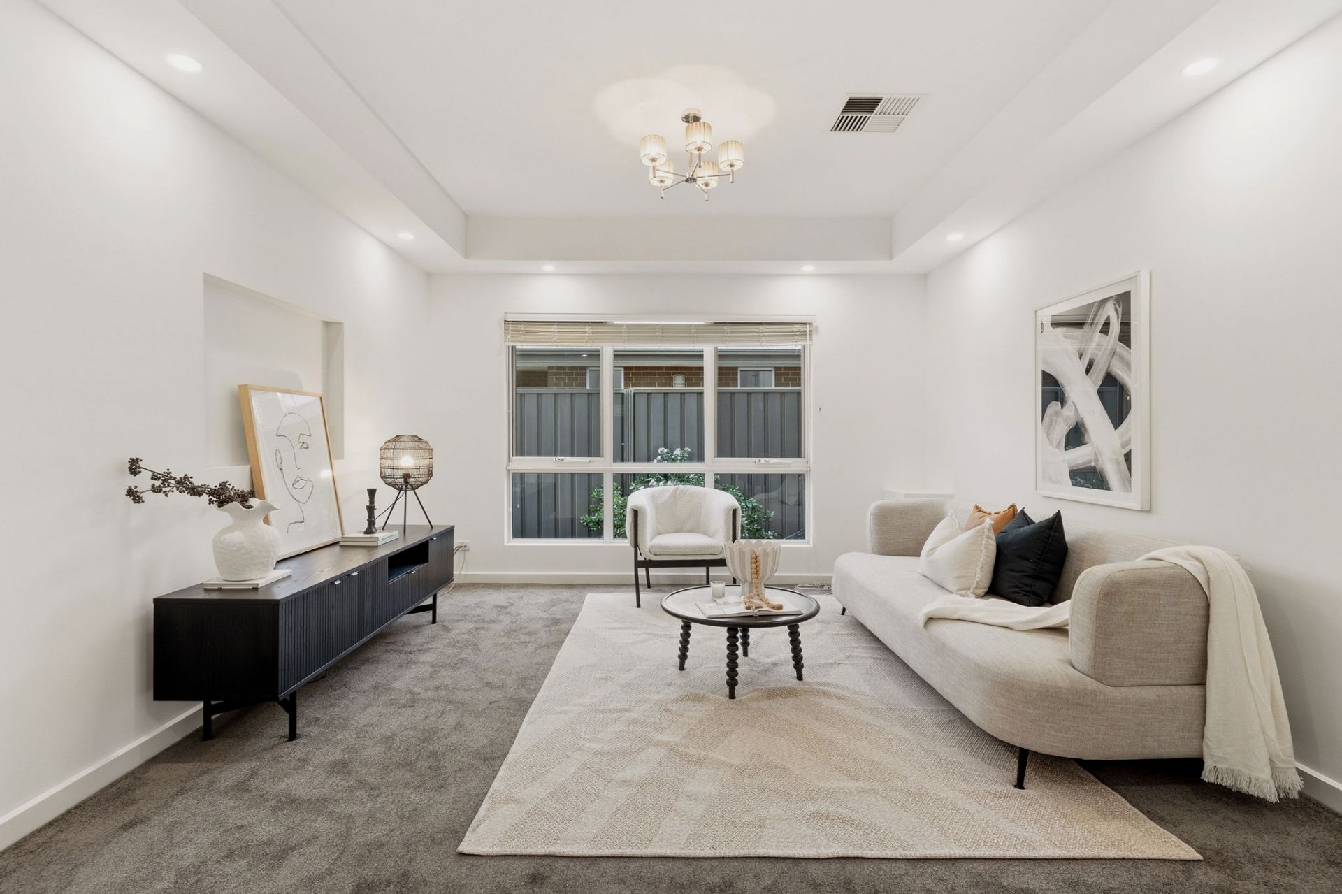 37 Charles Mathews Circle, St Clair, St Clair - Thumbnail 3