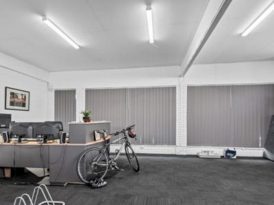 MILTON WAREHOUSE PRICED TO LEASE