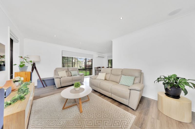 8 Magenta Court, Mill Park