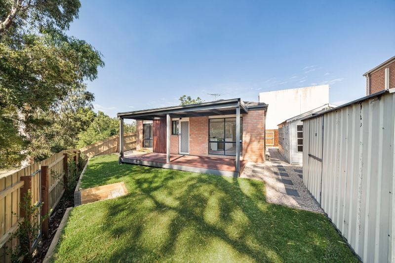 15 Sunbird Gardens, Epping