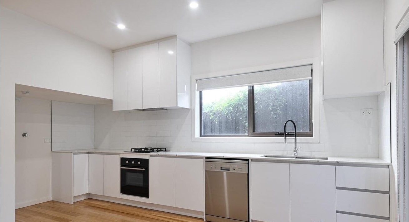 Two Bedroom Spacious Townhouse!
