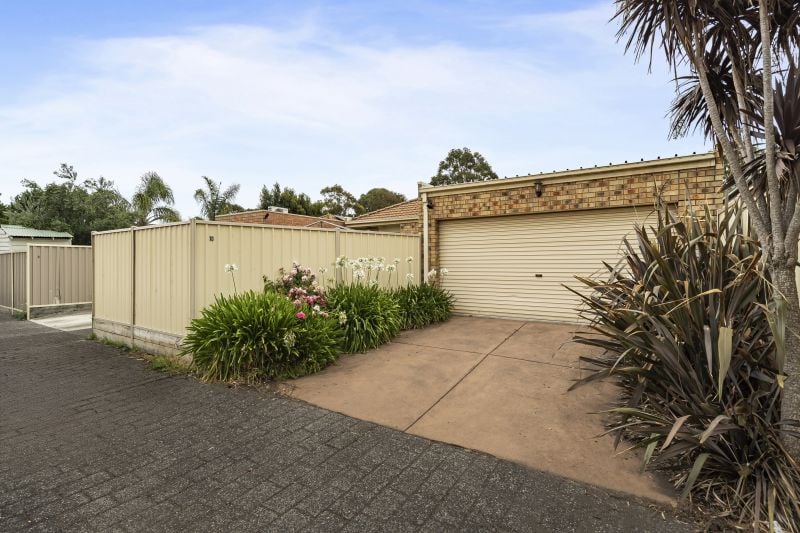 10 Marsden Walk, Roxburgh Park