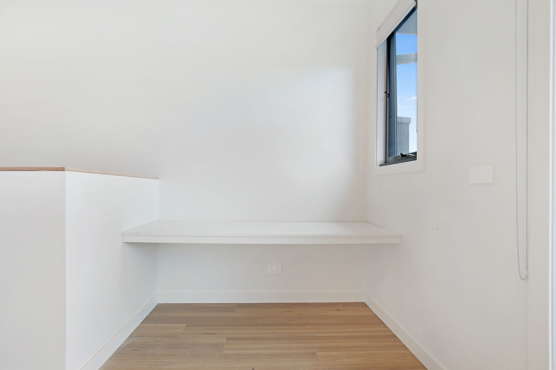 Like- new Townhouse!