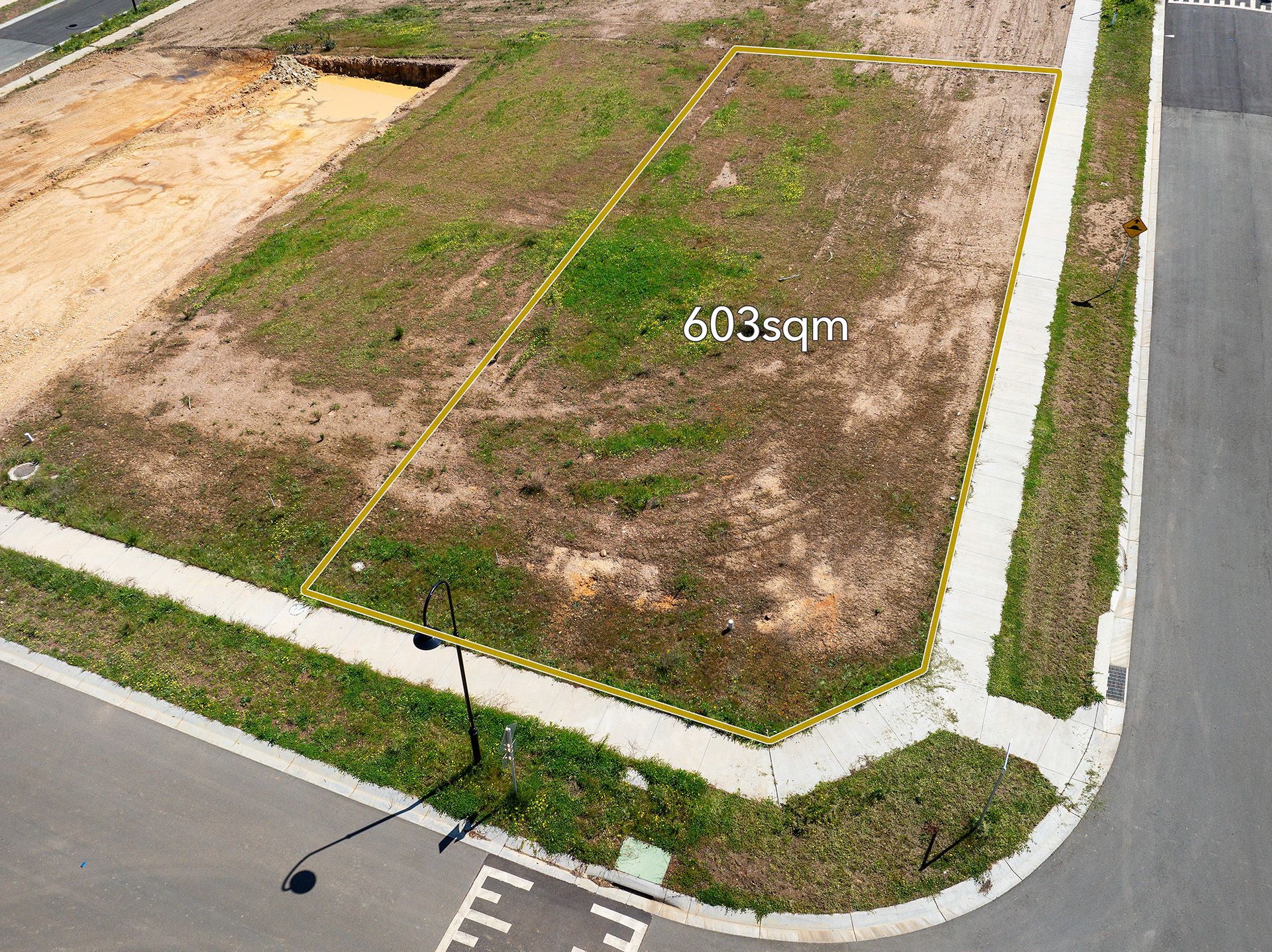 8 Kingfisher Drive, McKenzie Hill - Thumbnail 3