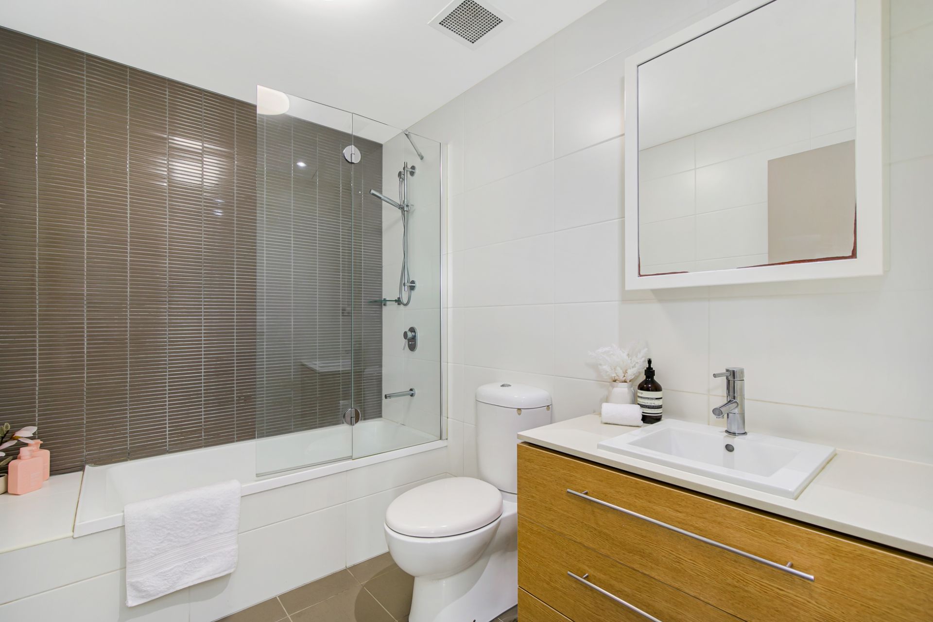 209A/6 Avenue Of Oceania, Newington, Newington - Thumbnail 7