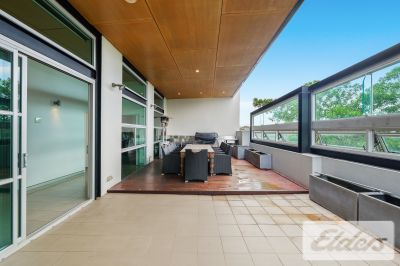 LIGHT FILLED OFFICE WITH EXCLUSIVE USE BALCONY