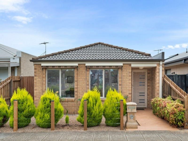 2 Seacrest Walk St Leonards VIC, St Leonards - Image 1