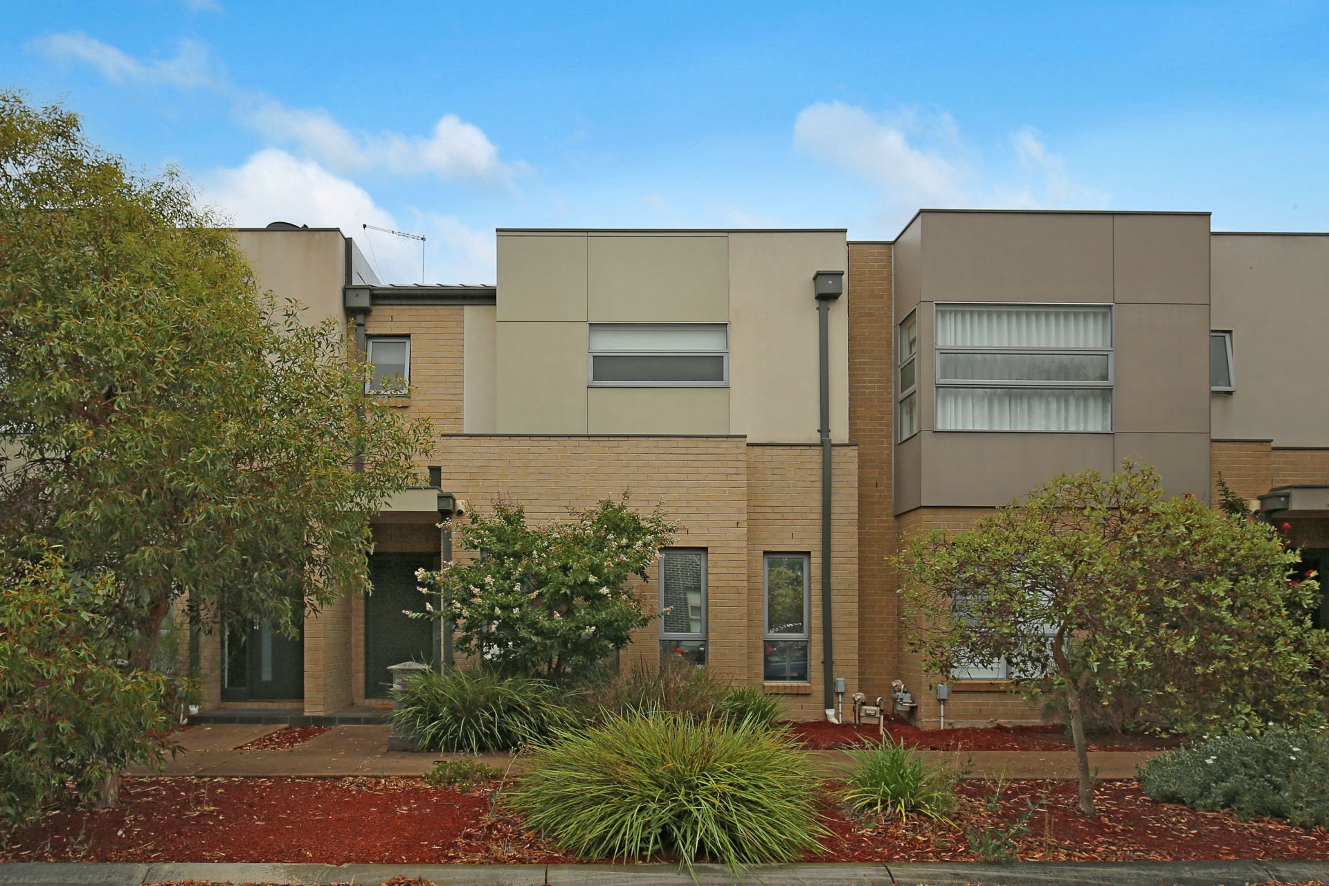 Townhouse Splendour in Mernda Villages