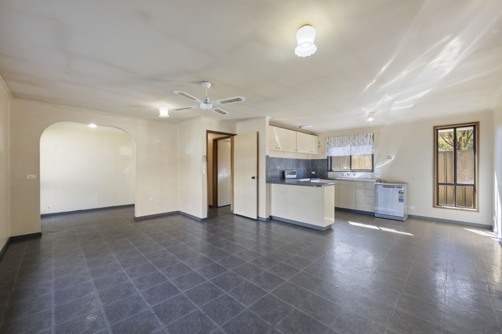 2/12 Jean Street, Maryborough - Thumbnail 4